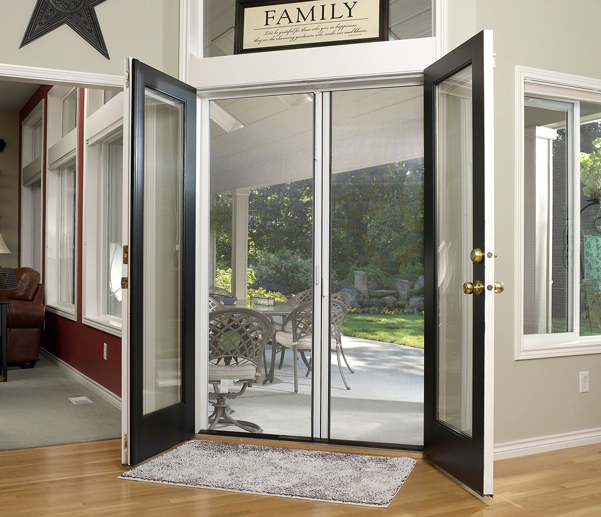 Sierra 100 200 Genius Retractable Screen Systems